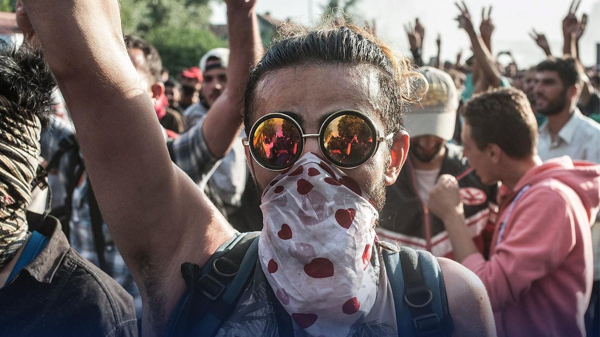 Orbán Viktor határozott üzenetet küldött Brüsszelnek: Ha migránsokat akarnak, megkaphatják!