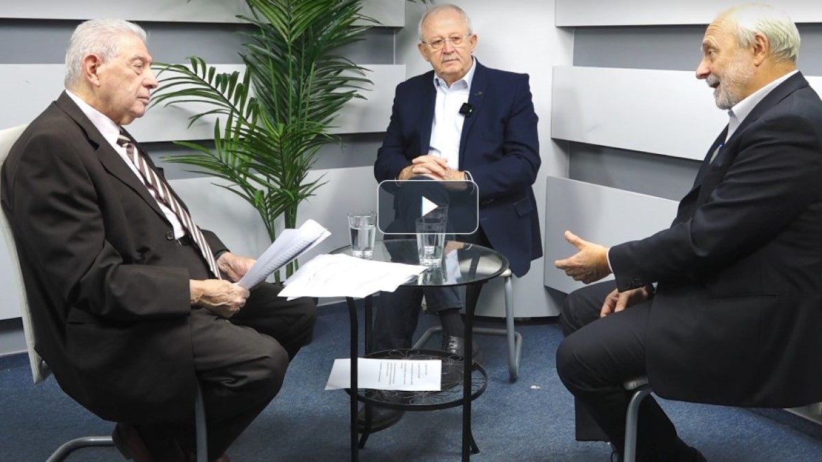Kuncze Gábor borította a bilit, a tartalma azonban a saját fejére hullott