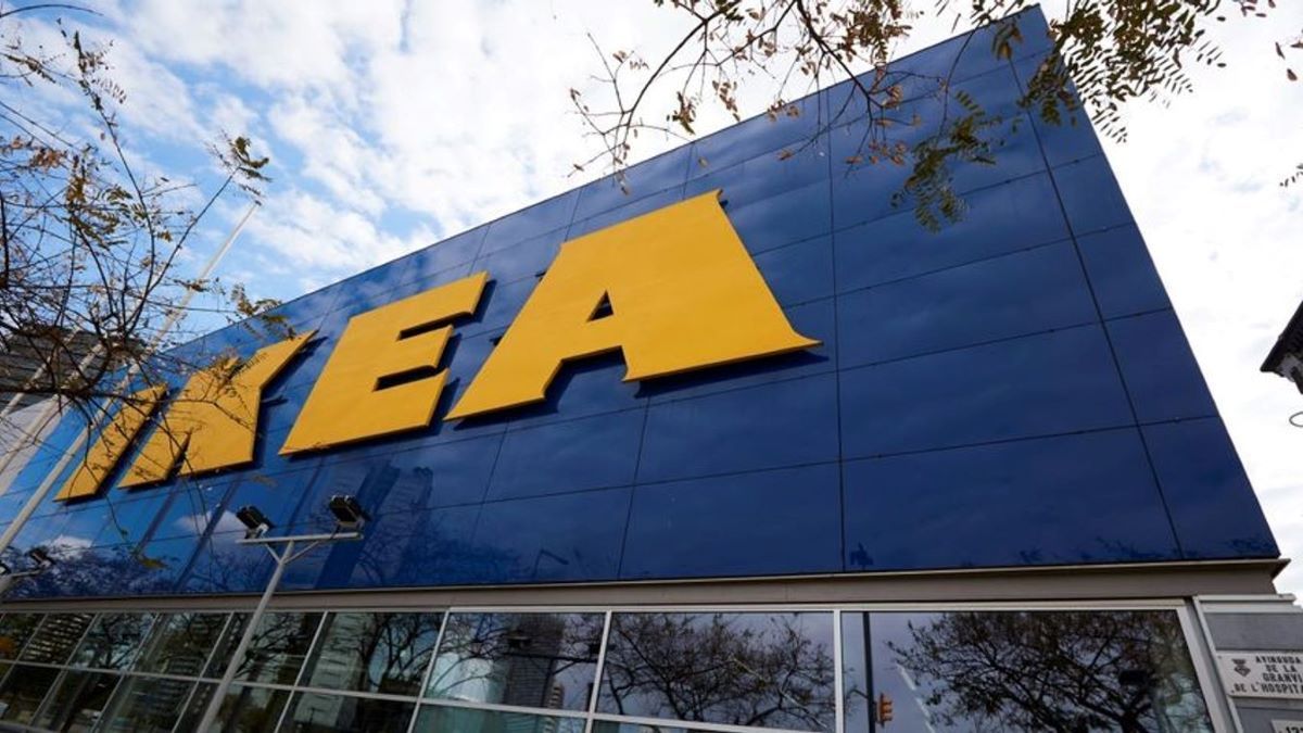 Nem hátrál az IKEA: továbbra is gyártják a szivárványos táskákat