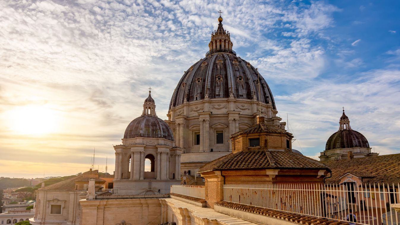 St.,Peter's,Basilica,Dome,In,Vatican,Aat,Sunset