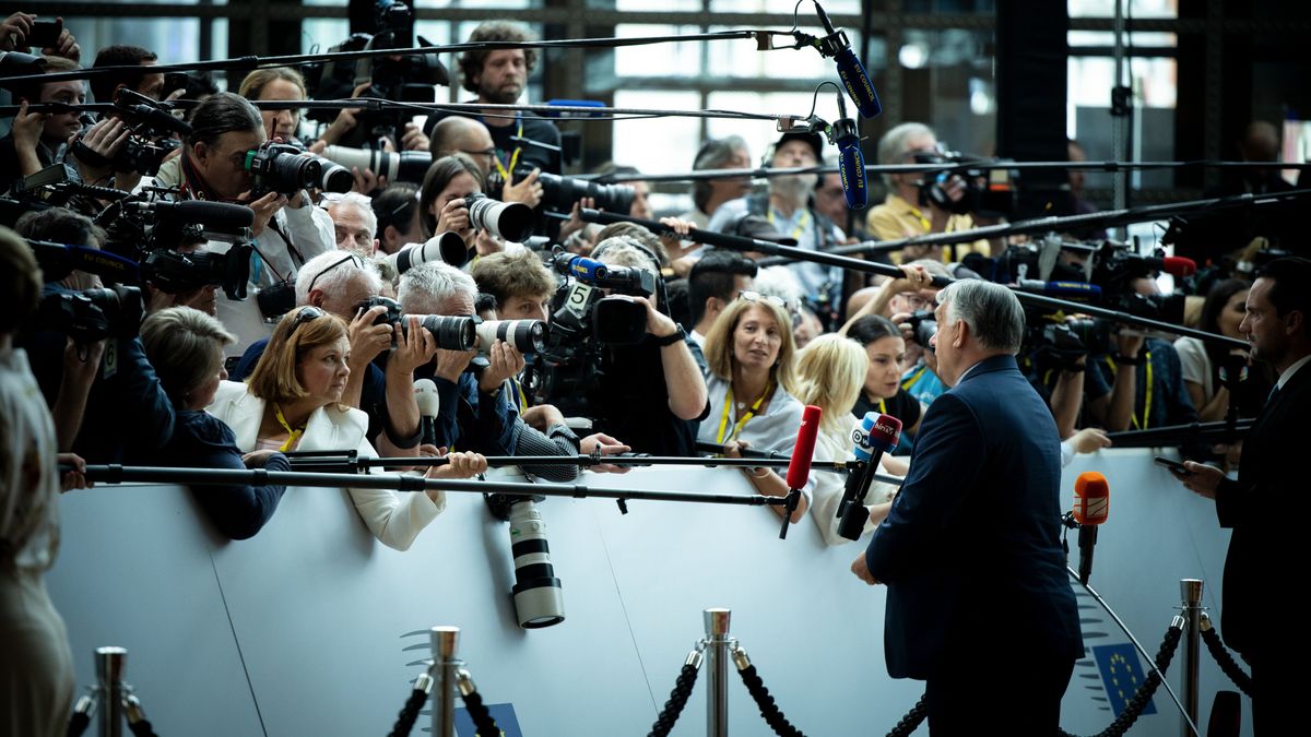 Megkérdezte Orbánt a Politico, küldene-e magyar katonákat Ukrajnába, ha tűzszünet lenne