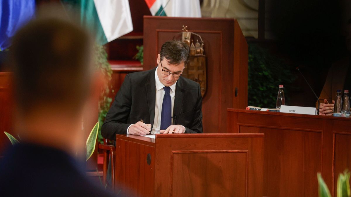Elstartolt a Fővárosi Közgyűlés: Gyurcsány Ferenc helyében ezúttal Magyar Péter