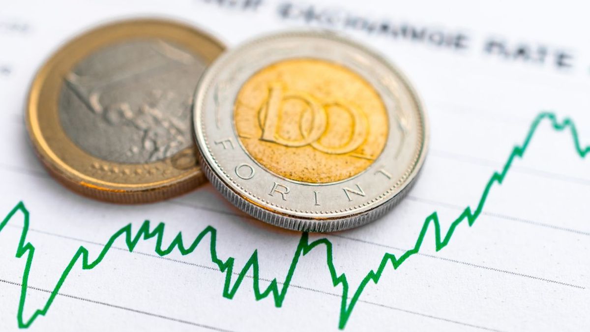 Gyengélkedik a valutánk: másfél éves mélyponton a forint