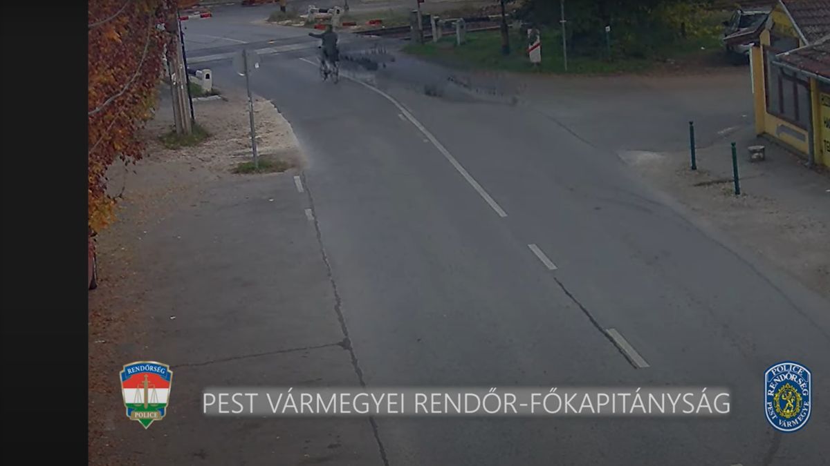 Részegen tekert át a síneken, letörte a sorompót, aztán jött a vonat (VIDEÓ)