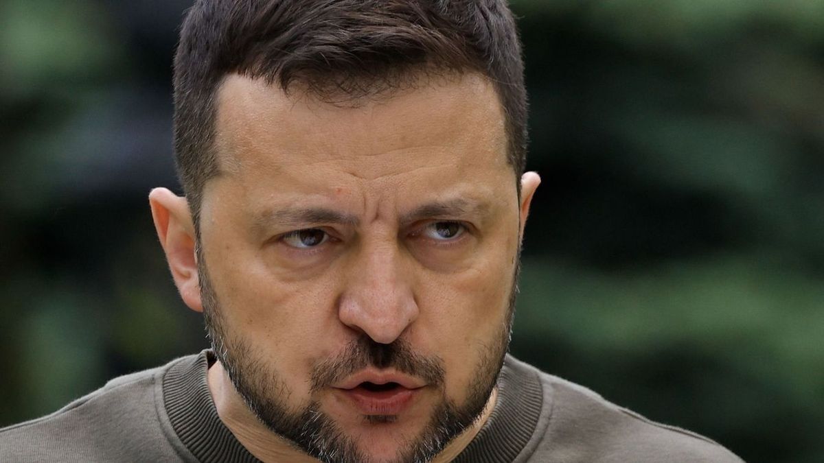 „A legfontosabb, hogy élve maradjanak” – megüzente Zelenszkij, mi lesz a sorsa a kapituláló katonáknak