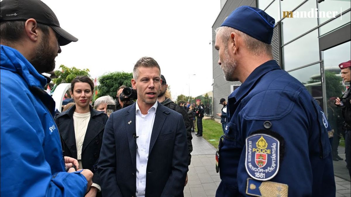 Forradalmi bohózat a köztévénél