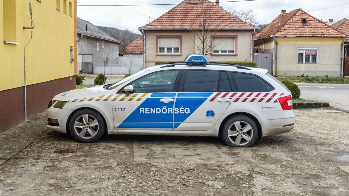 Betondarab zuhant Debrecenben egy járókelőre