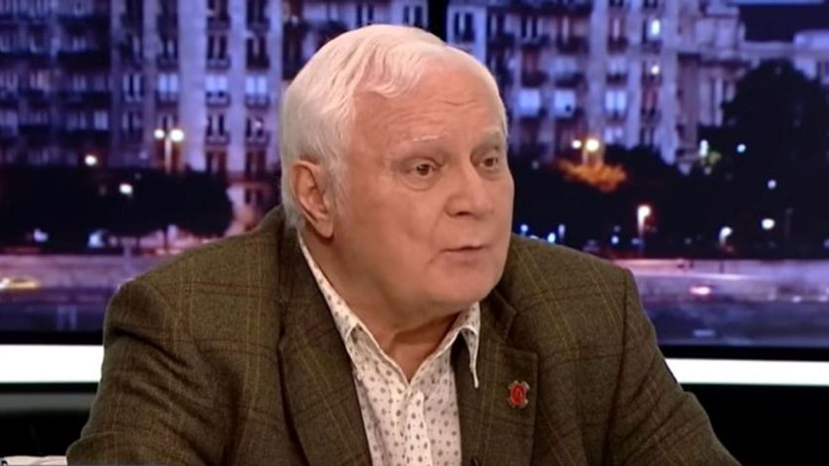Kéri László az ünnep tiszteletére ismét bohócot csinált magából