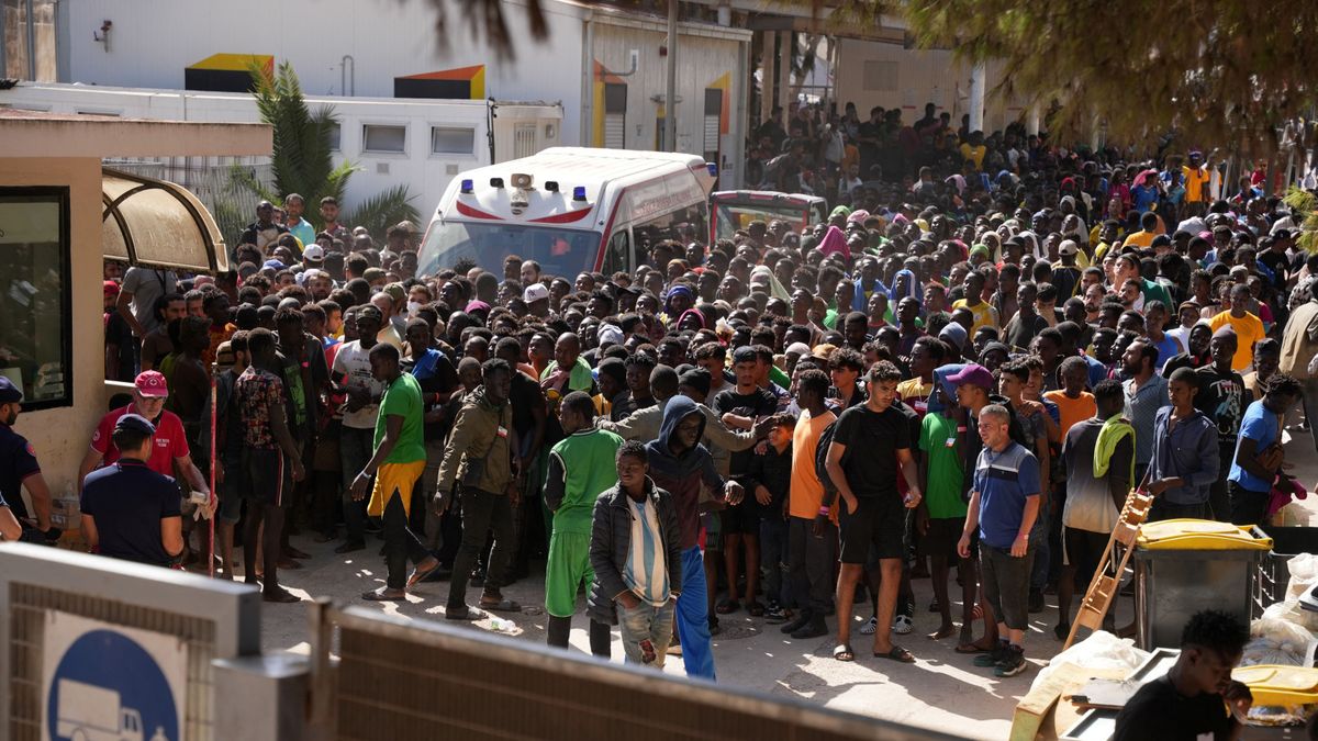 Európába készülő migránsok tízezreire csaptak le a tunéziai hatóságok