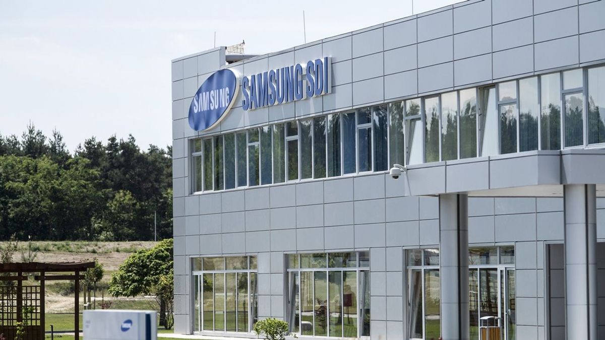 Százmilliárd forintot kalapozhat össze a gödi Samsung-gyár egyik riválisa – a Bloomberg rántotta le a leplet