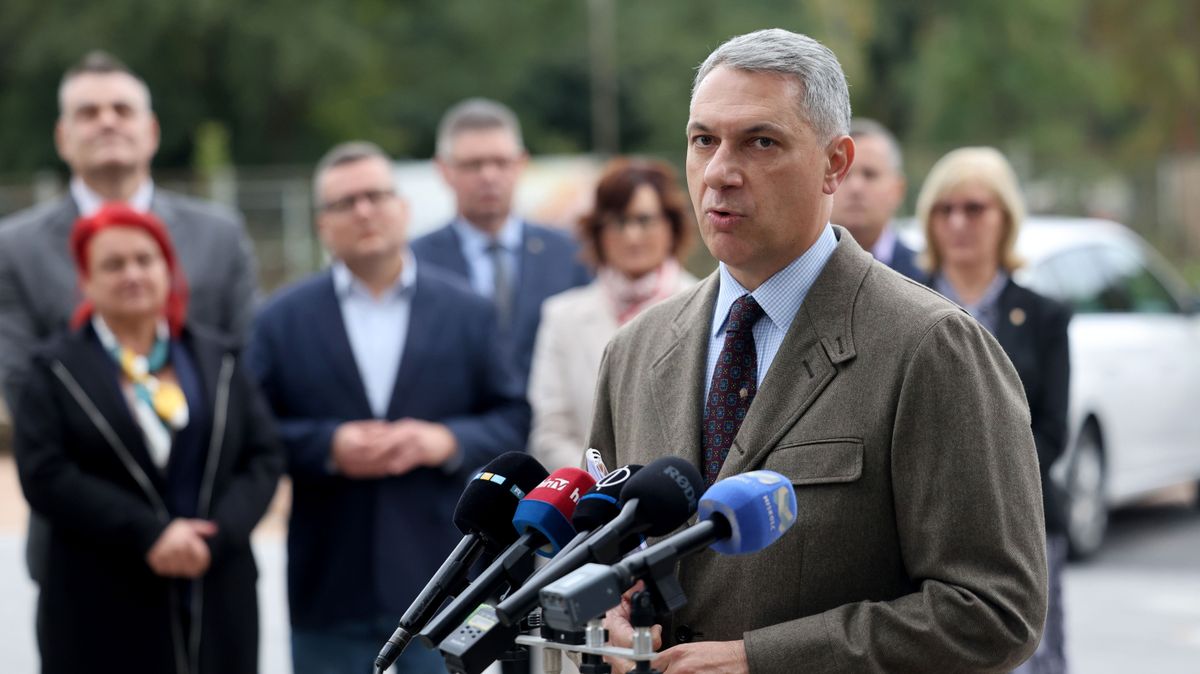 Lázár: A kormány részt vesz a barlangfürdő újjáépítésében