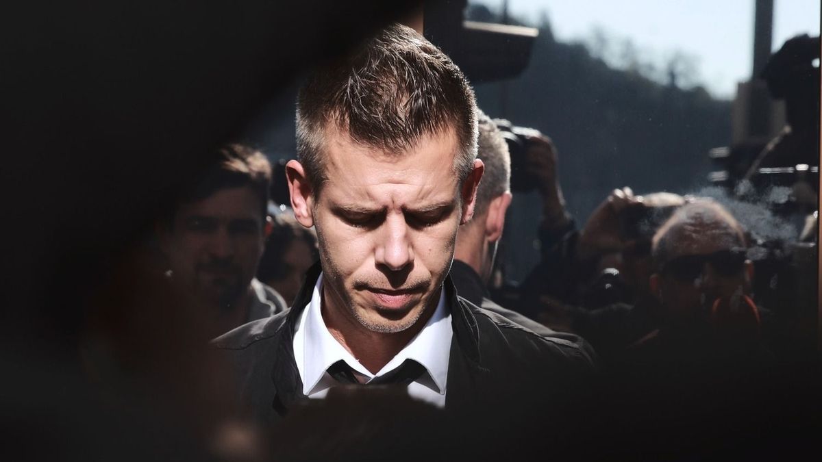 Ákos zseniálisan tört borsot Magyar Péter orra alá