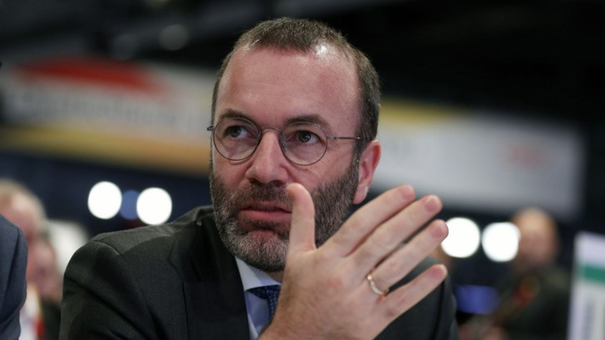 Mondjuk ki: Manfred Weber korrupt, középszerű intrikus, aki hazánkon torolja meg saját sikertelenségét