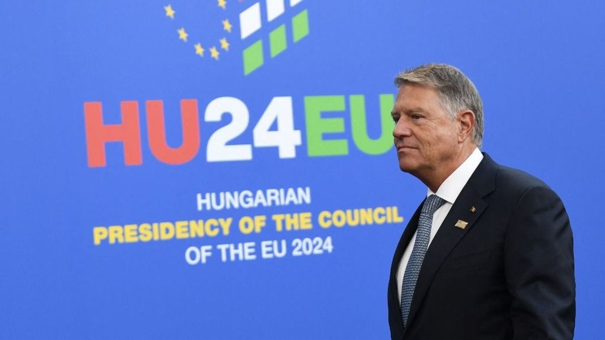 Az ukránok ünneplik, a románok szégyenkeznek azért, amit Klaus Iohannis tett Orbán Viktorral
