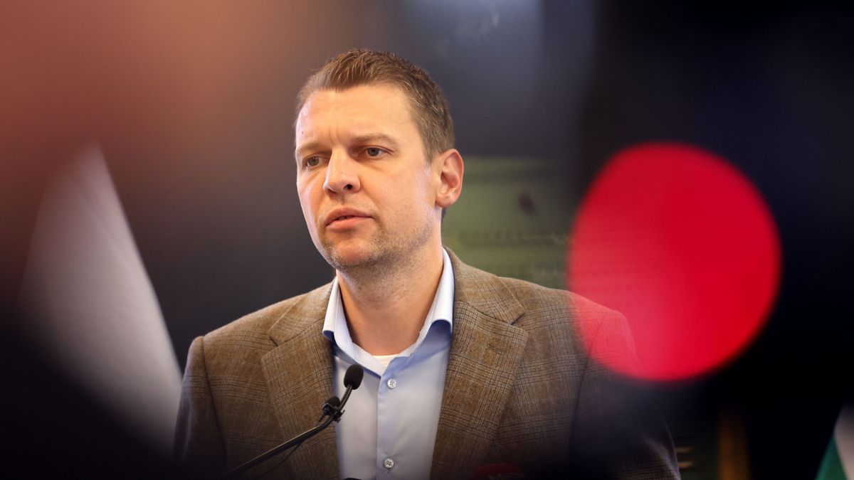 Menczer: Az ellenfeleink csak a saját érdekeikkel, meg a brüsszeli megbízóik érdekeivel foglalkoznak (VIDEÓ)