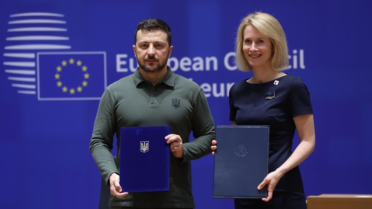 Ukrajna győzelme prioritás – mondta az EU főképviselője, majd felszólította Izraelt és a palesztinokat, hogy azonnal kössenek tűzszünetet