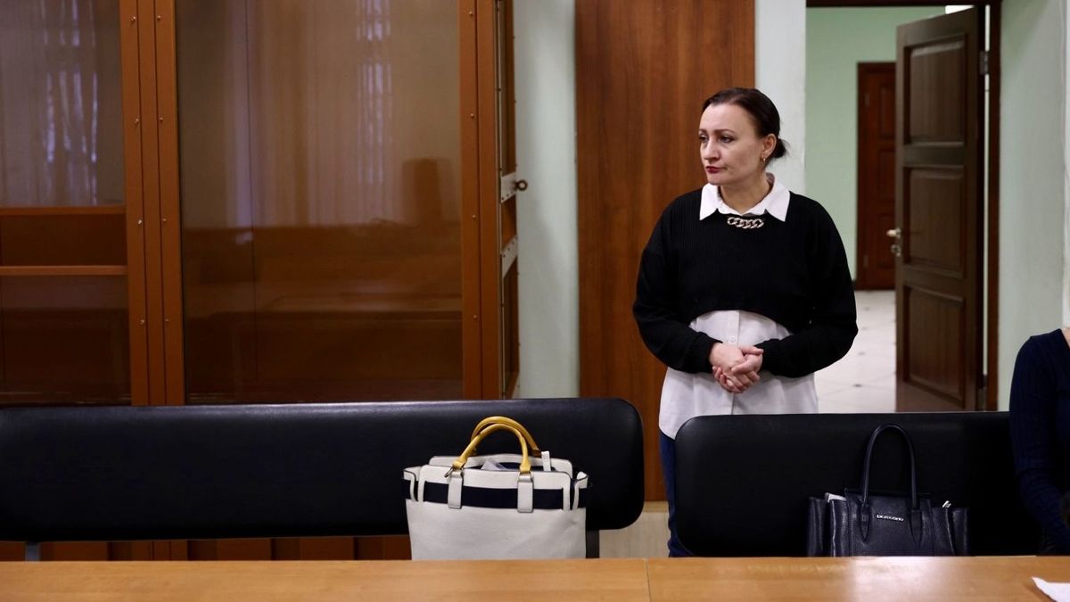 Putyin-ellenes kommentjei miatt nyolc év börtönre ítéltek egy orosz színházi rendezőnőt