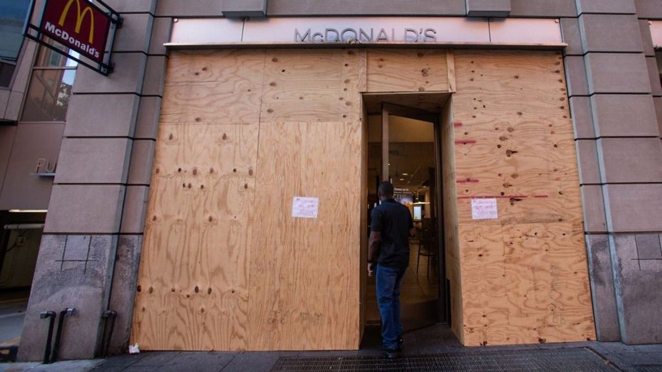 DC business prepare for election violence