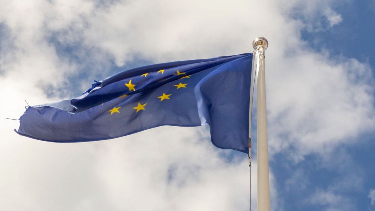 Mit üzennek a békeidők Európa sírásóinak?
