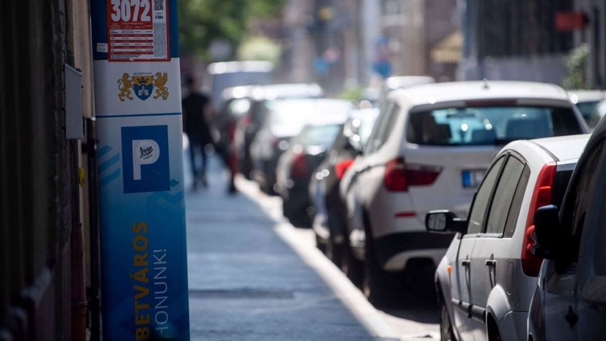 Rossz hír az autósoknak: drasztikus változások jönnek a fővárosi parkolásban – mutatjuk a részleteket!