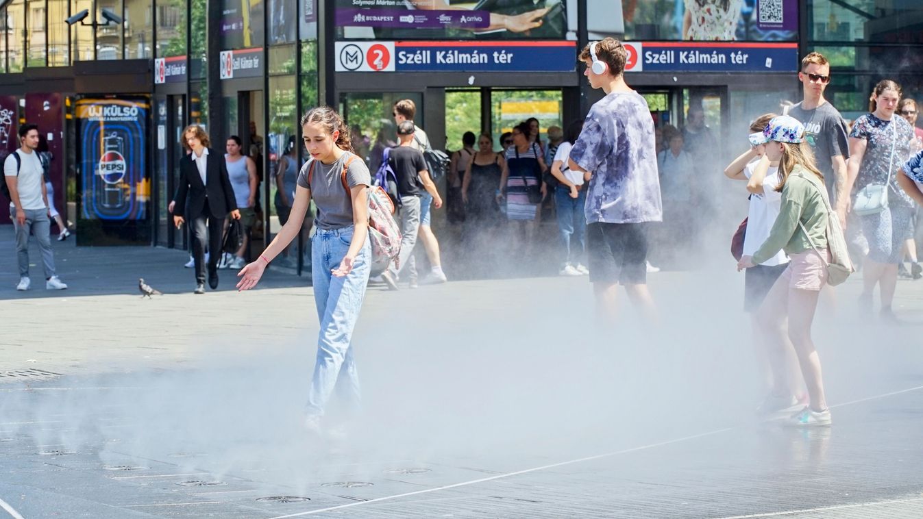 Budapest,,Hungary,-,June,19,,2024:,People,Enjoying,The,Coolness