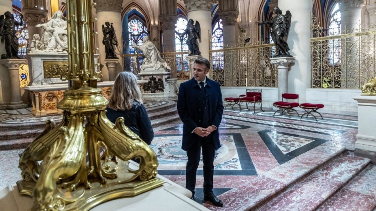 Emmanuel Macron is bejárta az újjáépített Notre Dame-ot