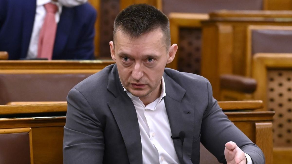 Rogán Antal: Akik felvételt készítenek egymásról, ne lepődjenek meg, ha azok előbb-utóbb kikerülnek