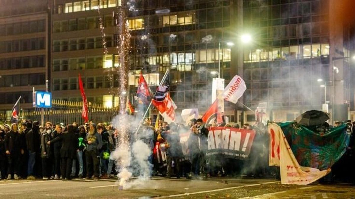 Botrány Brüsszelben: magyarokra vadásztak a tomboló szélsőbalosok