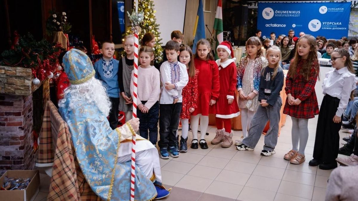 Háromszáz mikuláscsomaggal lepte meg az ukrán menekült gyerekeket az Ökumenikus Segélyszervezet
