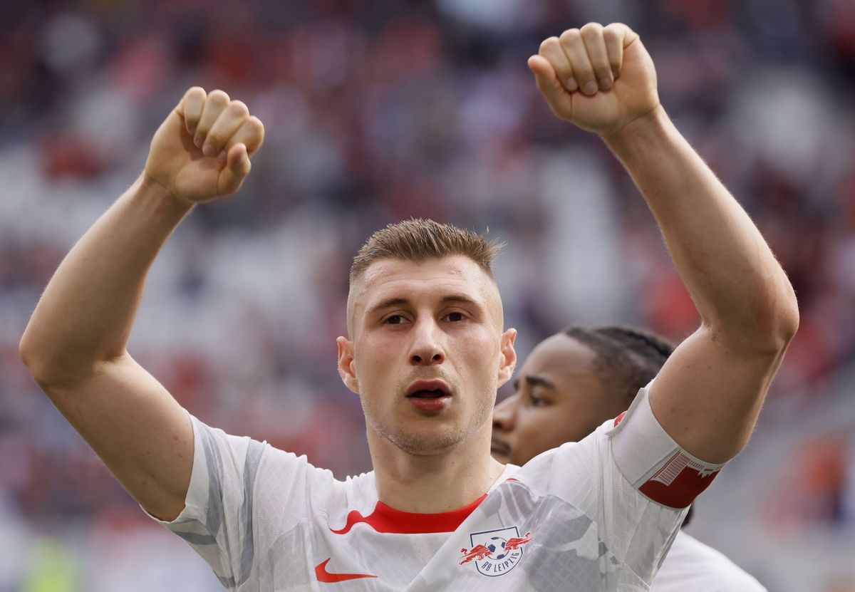 Freiburg, 2023. május 6.
Willi Orbán, az RB Leipzig játékosa, miután csapata 1-0-ra gyõzött a Freiburg ellen a német elsõ osztályú labdarúgó-bajnokság 2023. május 6-i mérkõzésén Freiburgban.
MTI/EPA/Ronald Wittek