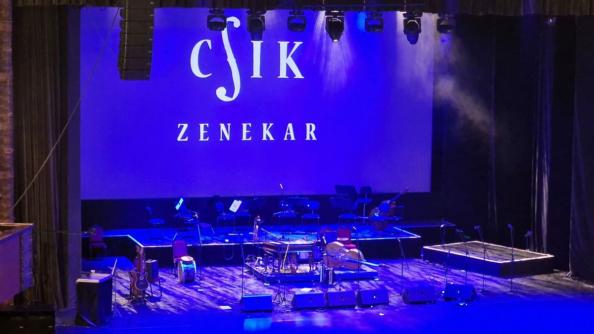 A Csík Zenekar nemcsak az óévet, de Janikát is méltó módon búcsúztatta