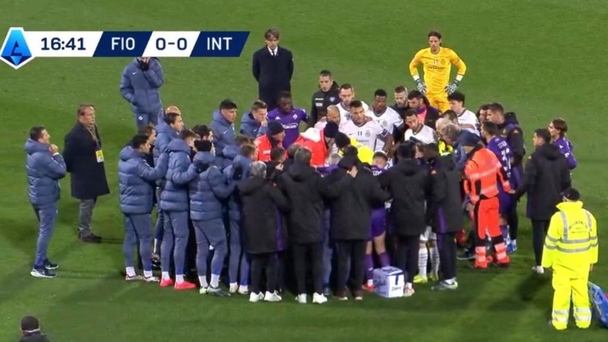 Összeesett a pályán a Fiorentina játékosa, nem folytatták az Internazionale elleni mérkőzést (VIDEÓ)