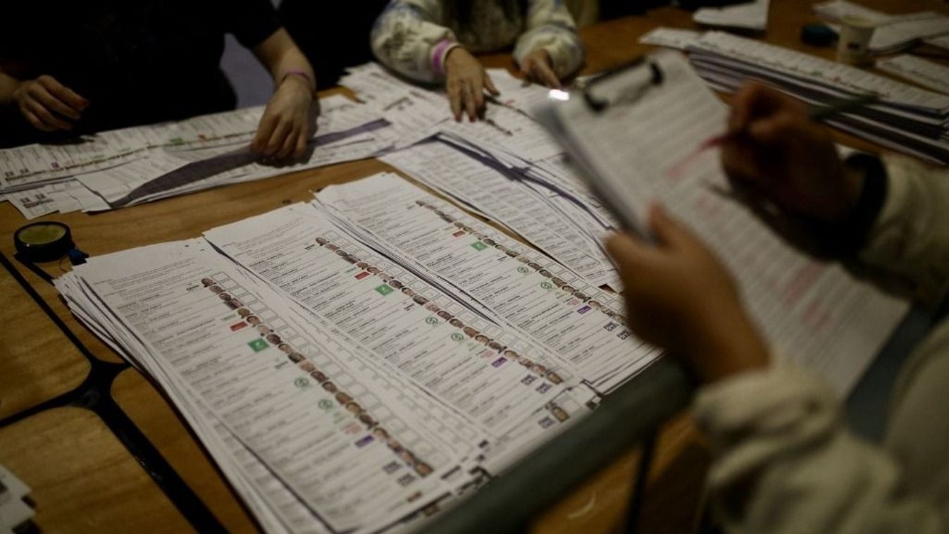 Vote counting underway in Ireland's national election as tight race emerges