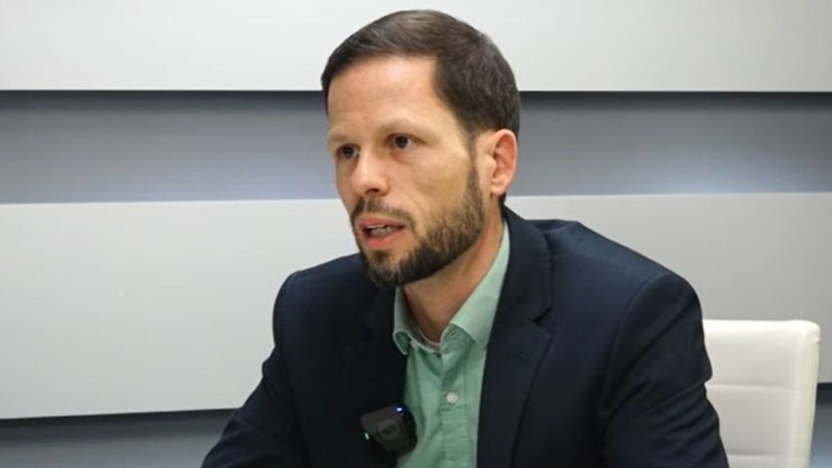 Tordai Bence arcátlanul belerúgott a Fideszbe és Magyar Péternek dorombolt