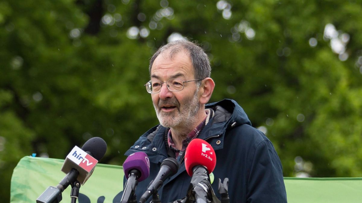 Ítéletet mondott Menczer Tamás felett Lányi András, csak épp azt nem vette észre, hogy Magyar Pétert is elküldte melegebb éghajlatra