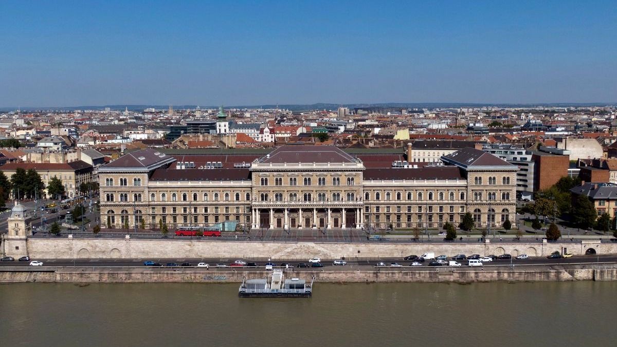Befogadó közösség létrehozására képes vezetőkre van szükség a jövő munkahelyein – A Corvinus reakciója a Mandiner cikkére