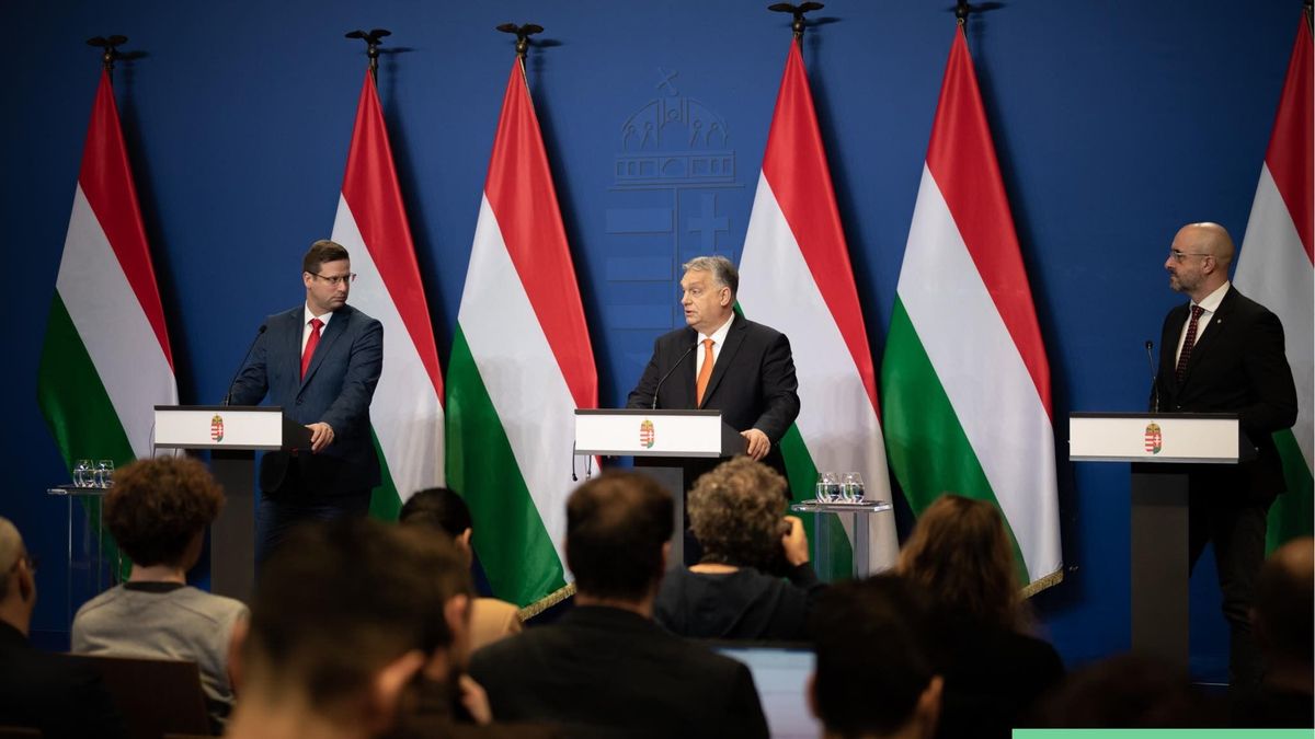Orbán a Mandinernek: Nem fizetjük ki Brüsszelnek a migrációs bírságot, sőt, perelünk