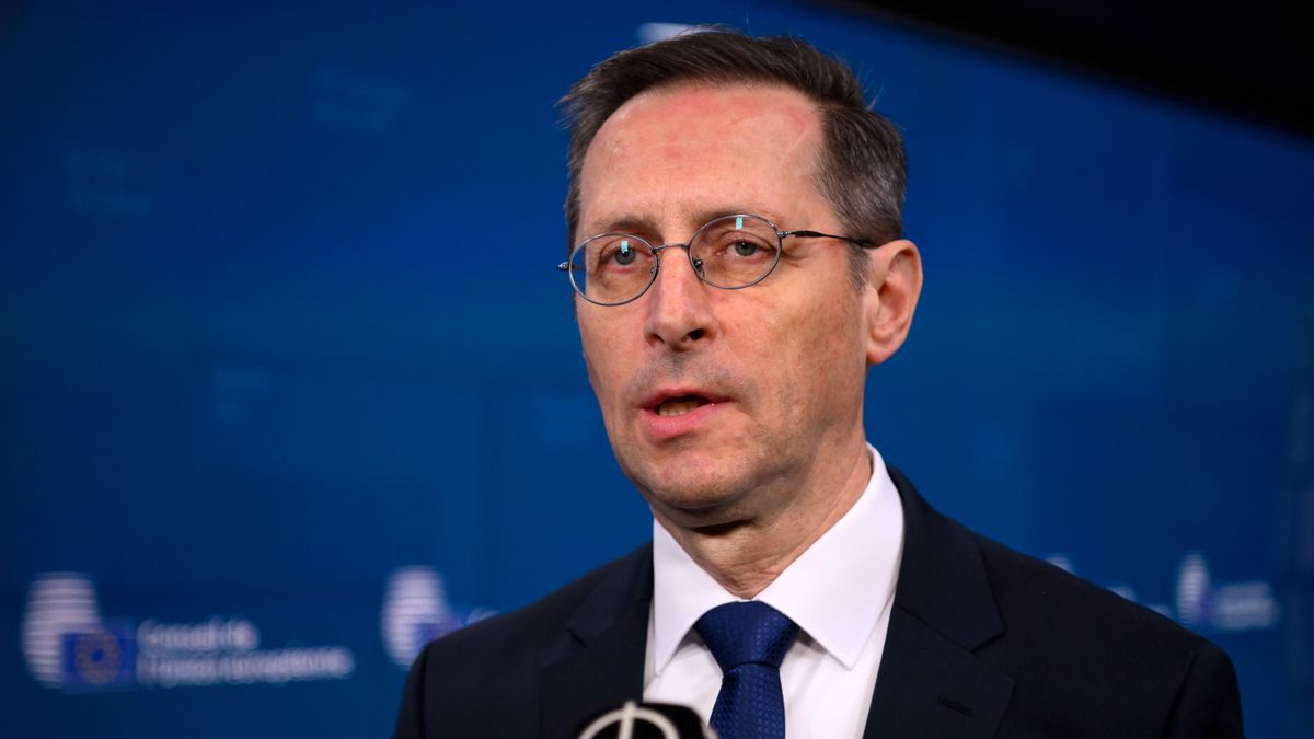 Varga Mihály: A magyar gazdaságpolitikának foglalkoznia kell az euró bevezetésével