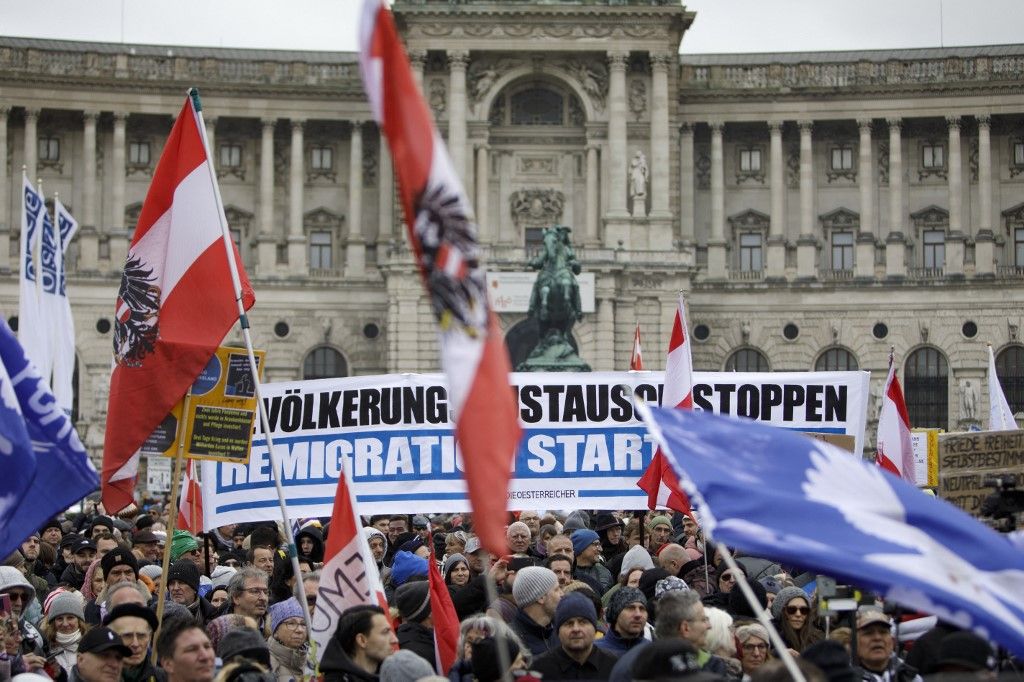 DEMONSTRATION FAIRDENKEN ¿FOR OUR AUSTRIA - NO TO THE SUGAR COALITION!!!¿