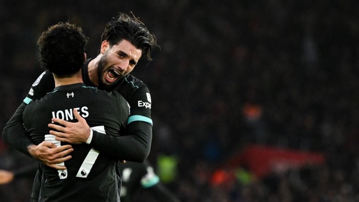 Vasárnap döntenek Liverpoolban: Szoboszlai vagy Jones?