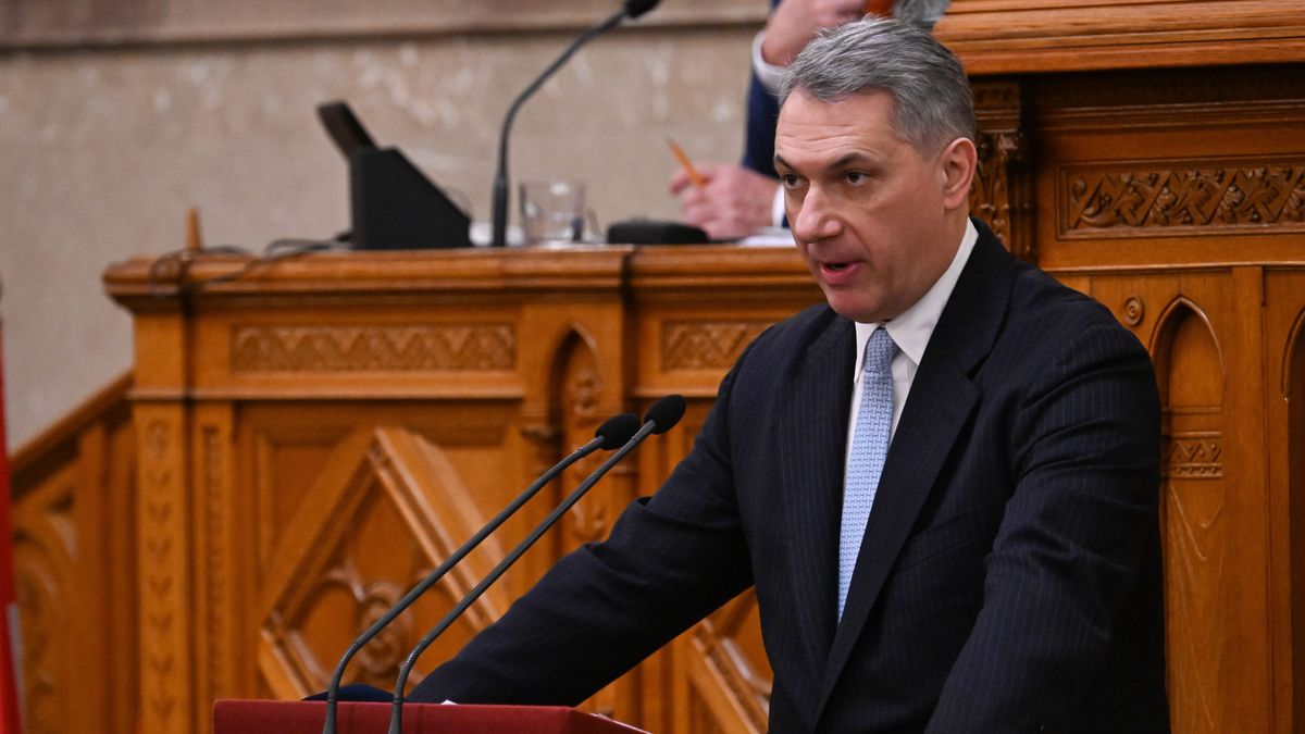 Lázár János: Garantálni kell a mobilitáshoz való jogot