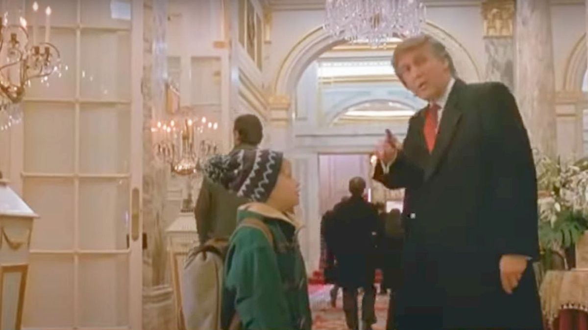Hoppá: nem mindennapi karácsonyi ajándékkal rukkol elő Donald Trump!