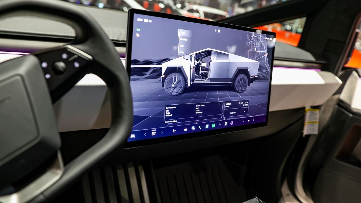 Súlyos tiltás jön a kínai és orosz technológiákra az autóiparban