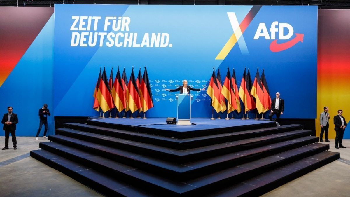 Minden német szempár Magyarországra szegeződik – ma érkezik Budapestre az AfD kancellárjelöltje