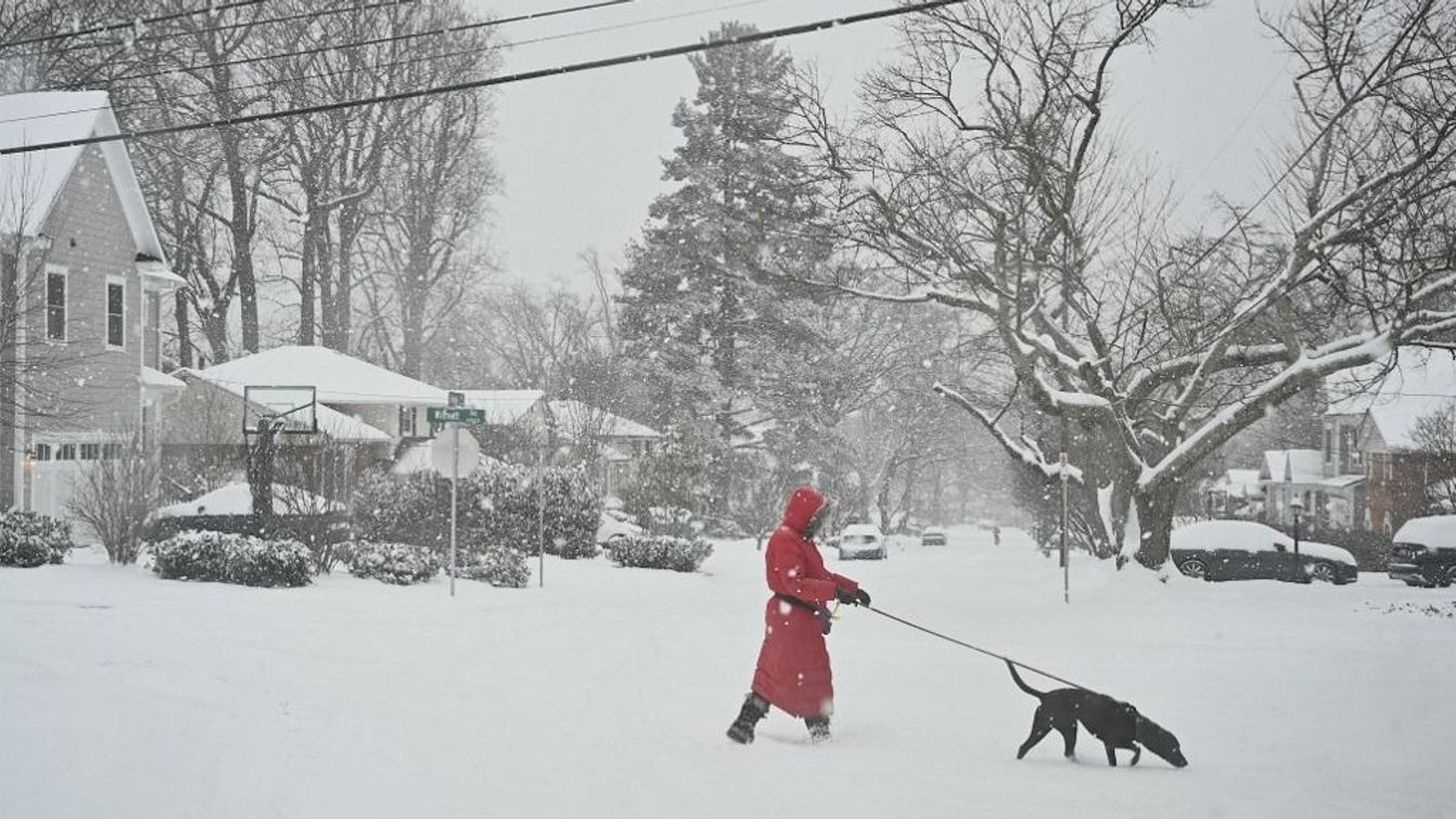 Dangerous storm sweeps across much of US