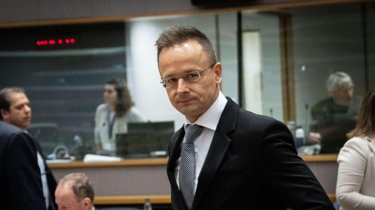 „Teljes politikai vakságban szenvednek” – Szijjártó Péter Brüsszelben olvasott be az európai vezetőknek a szankciók miatt (VIDEÓ)