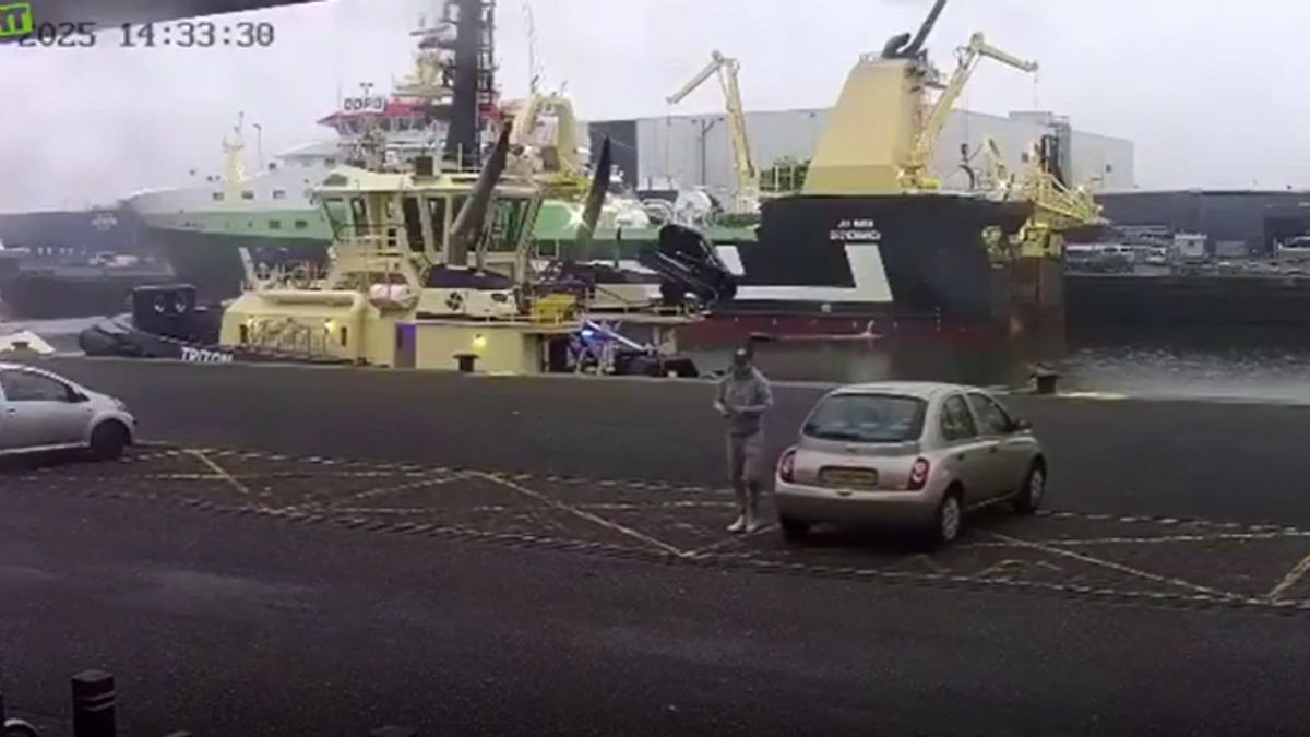 Begurult a kis Nissan, a folyóban kötött ki (VIDEÓ)
