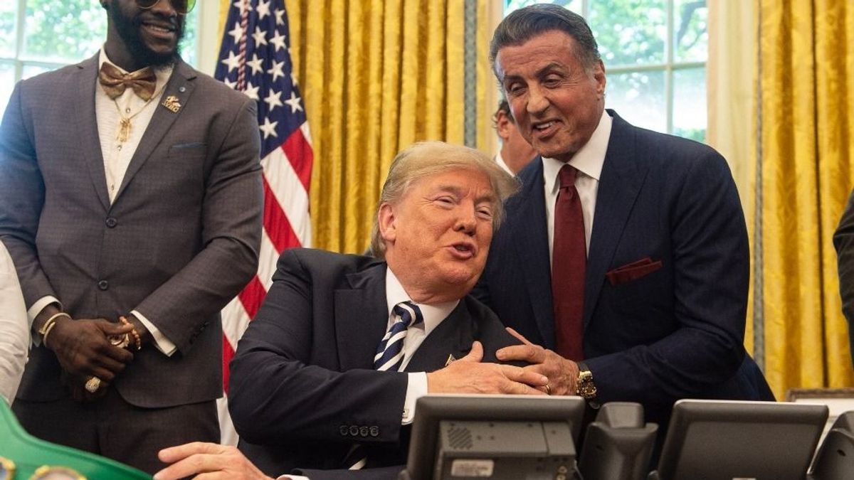 Nem akármilyen posztra nevezett ki filmsztárokat Donald Trump