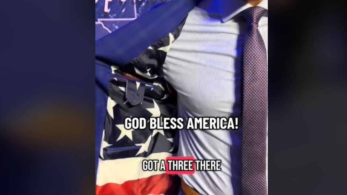 Ők már nem szégyellik: alul-felül amerikai színekben pompázik Trump védelmi minisztere (VIDEÓ)