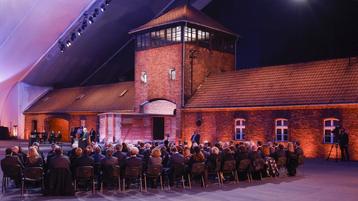 Mazsihisz-elnök: Azok a terrorszervezetek, amelyek zsidó civileket gyilkolnak, ugyanazt az embertelen gyűlöletet képviselik, amely Auschwitzhoz vezetett